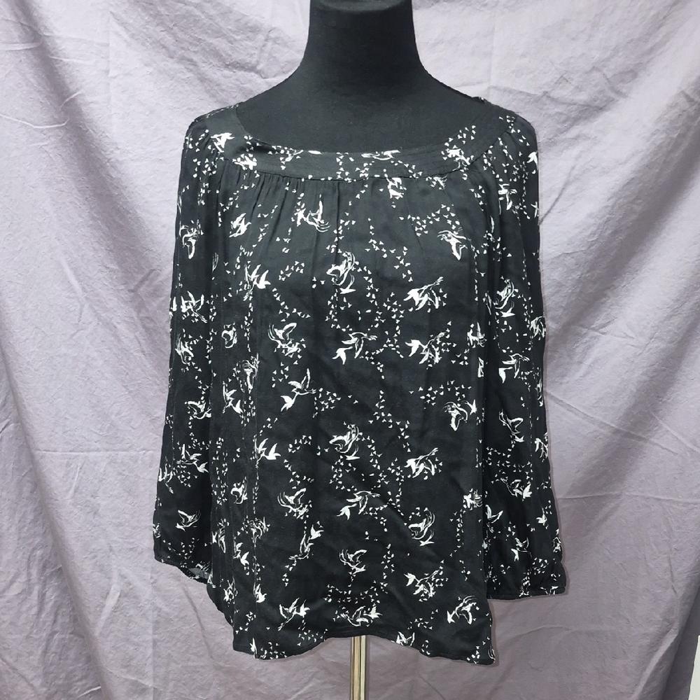 Elegant Black and White Women's Blouse